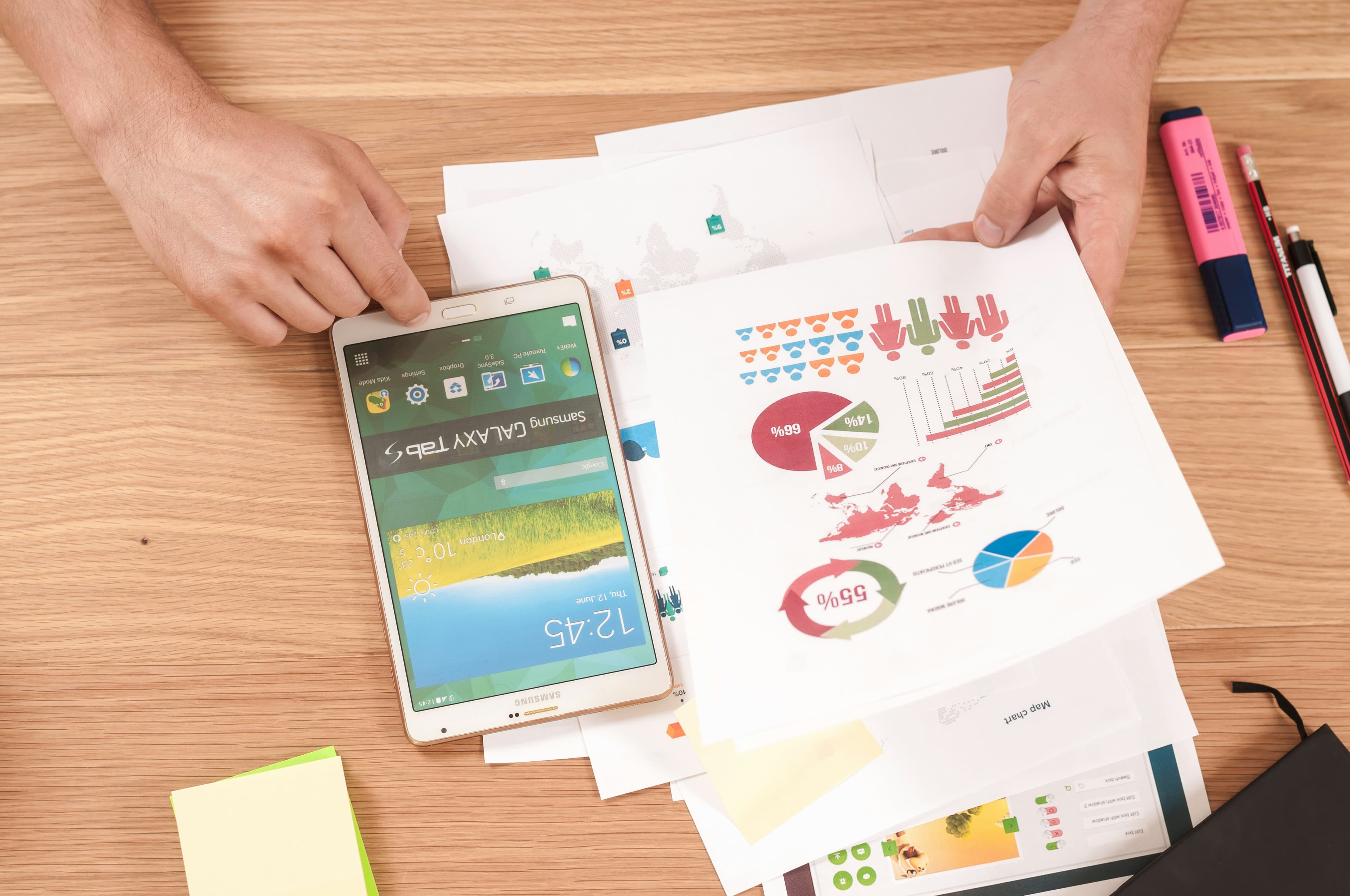 Cover Image for UX Design Research Method | Data Collection using Surveys and Questionnaires